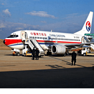 凤凰机场快运航空快运业稳步发展的原因是什么？